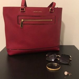 Michael Kors Jet Set Large Leather Tote